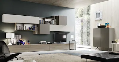 Interno di un soggiorno contemporaneo con un ampio televisore.